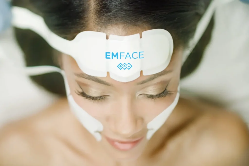 Emface: o segredo para um contorno facial perfeito